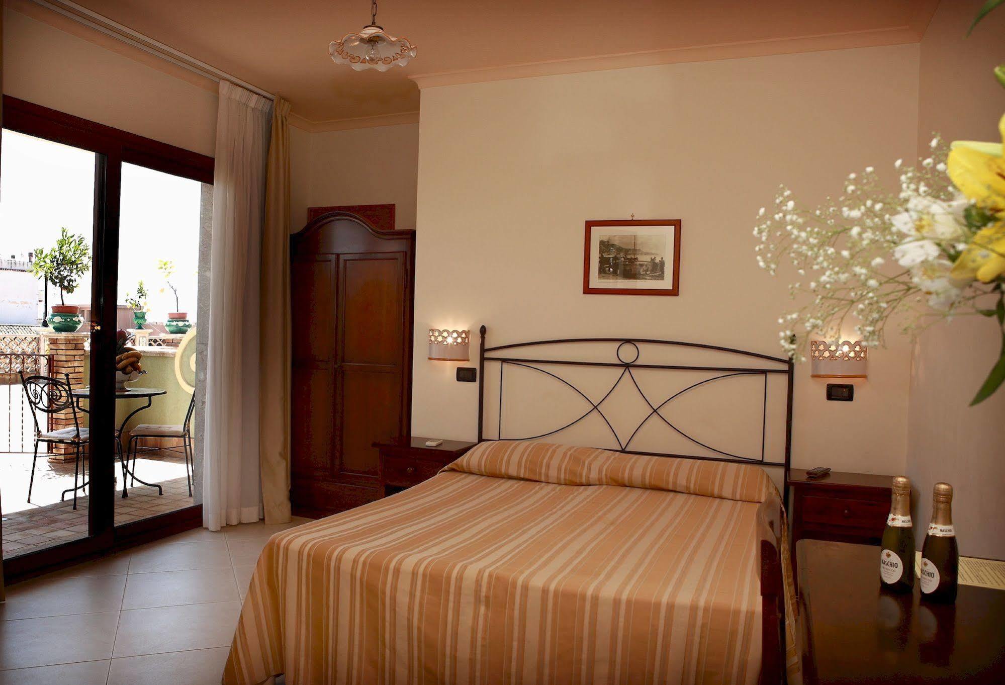 Villa Cristina Giardini Naxos Exteriér fotografie